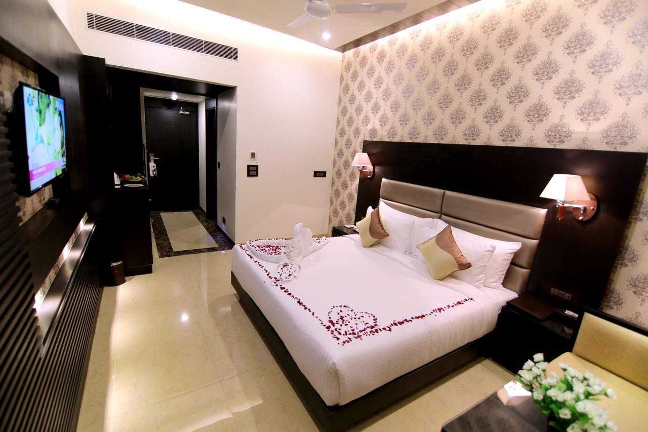 Hotel Grand Orchid Haridwār Екстериор снимка